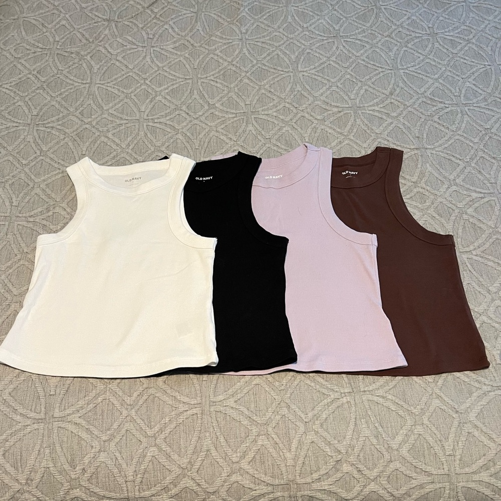 Set of four old navy crop tank tops S